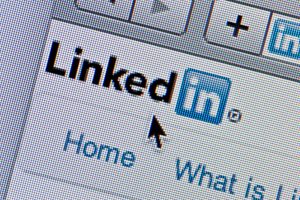 6 Ways You Can Use LinkedIn to Improve Your Business